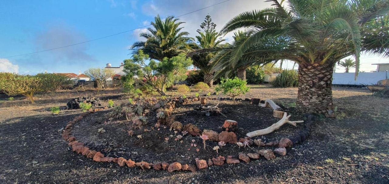 Casa Rural Los Dragos ฟูเอนกาลิเอนเต เด ลา ปาลมา ภายนอก รูปภาพ